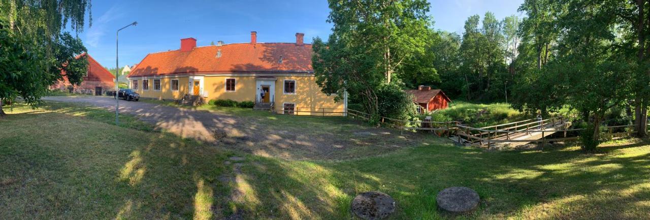 Гостевой дом Eds Bruk Basecamp Edsbruk Экстерьер фото
